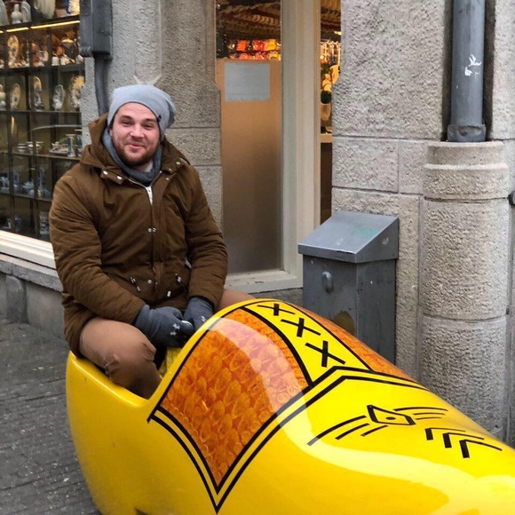 Meet your Posher, Rob - Picture 1 of 1